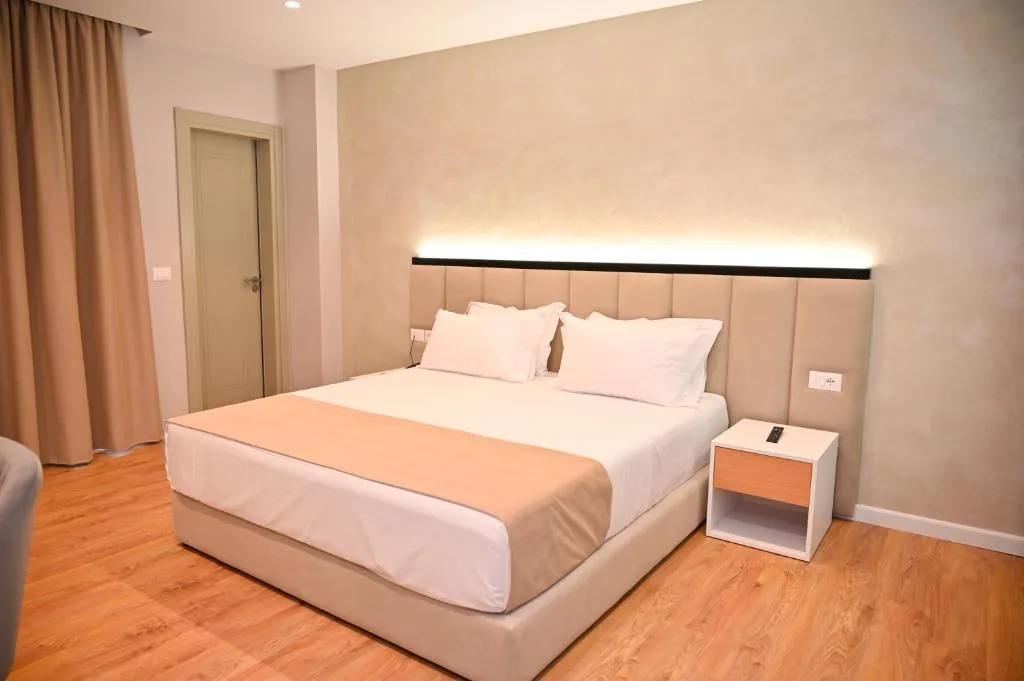 Suite with City View — Hotel Zanzi